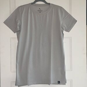 Rokwolf Women Size Medium Essential T-shirt Athleticwear Activewear Workoutwear